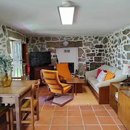 Casa Do Costeiro By Almastay Gondufe