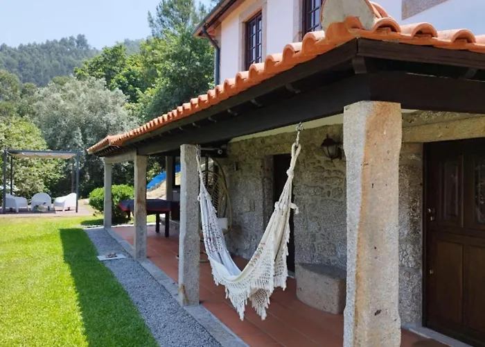 Casa Do Costeiro By Almastay * Gondufe